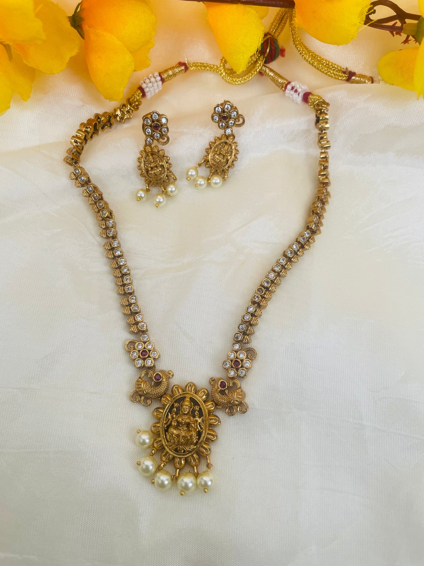 MEERA PEARL PENDENT NECKLACE