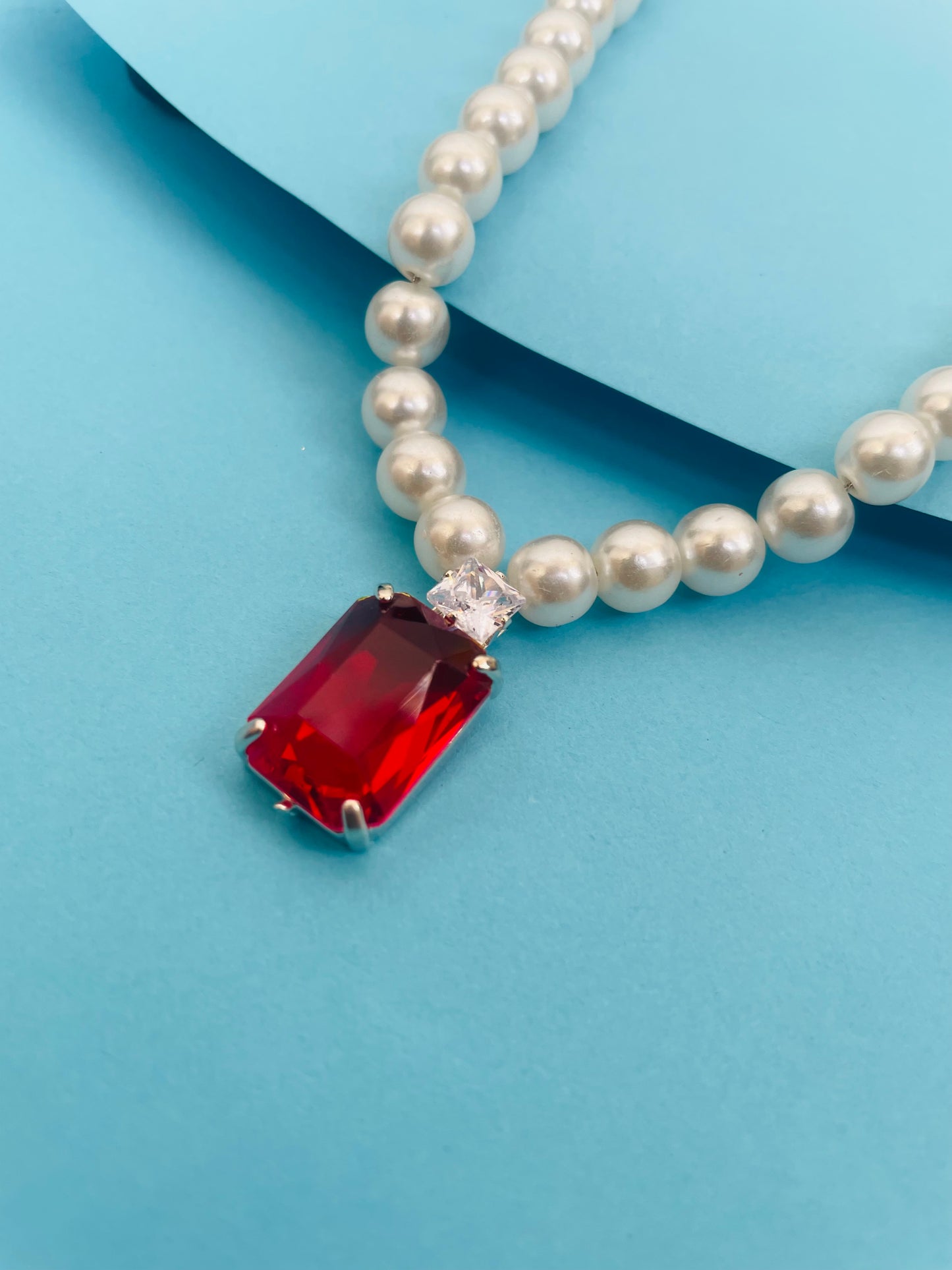 PEARL RED PENDENT