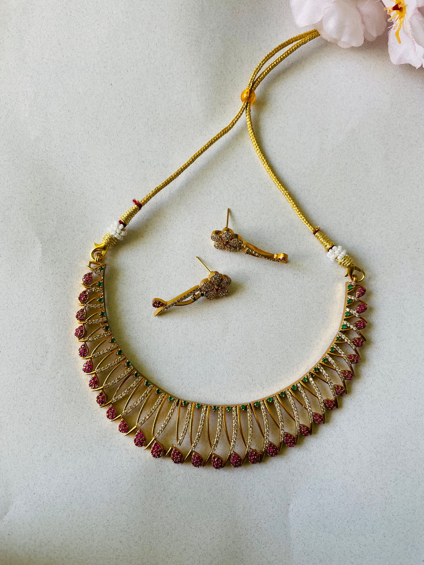 Golden stone flower necklace