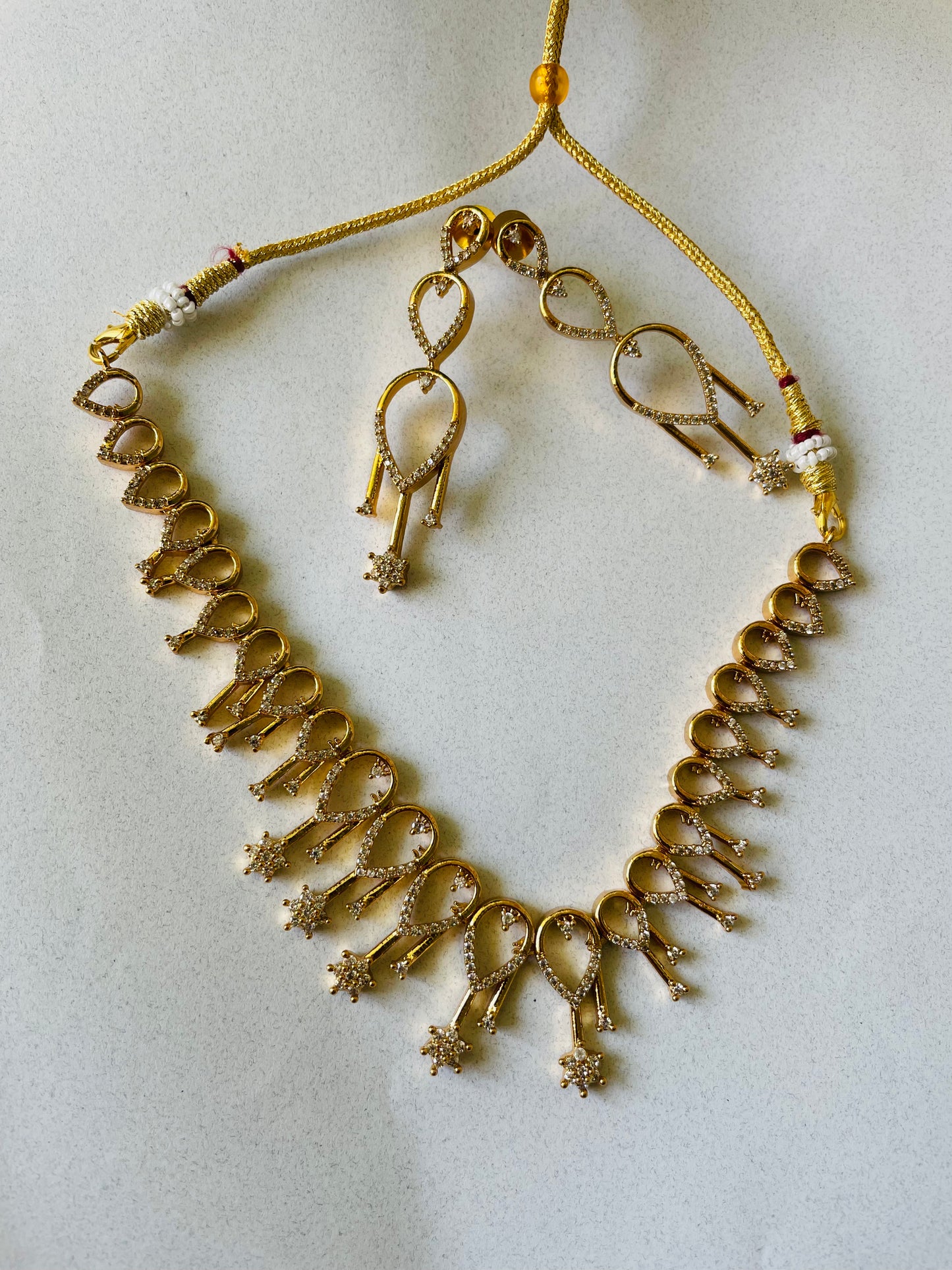 Queen premium golden necklace